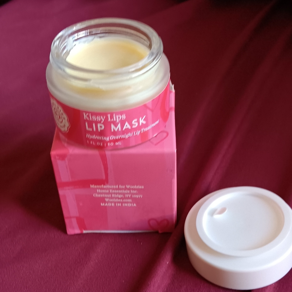 Lip Mask - Picture 3 of 5